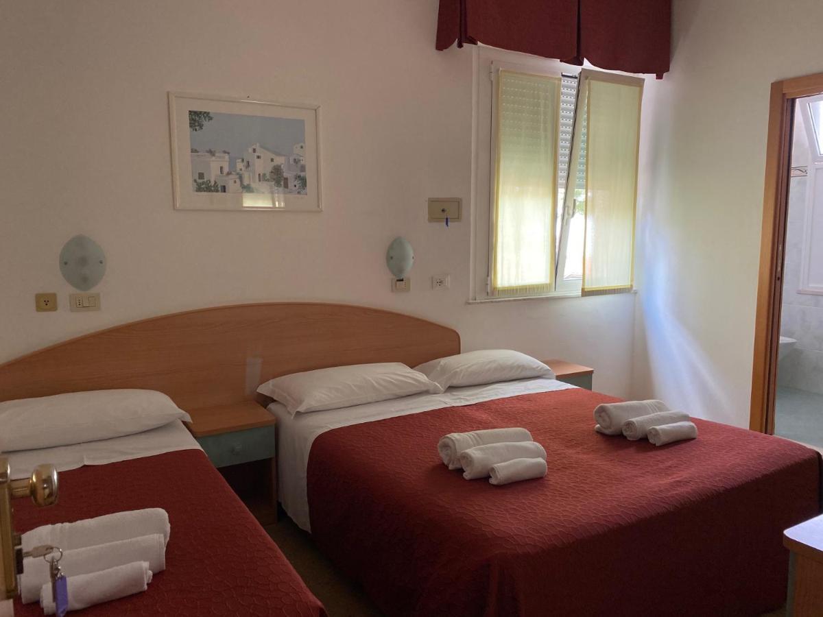 Hotel Chery Milano Marittima Kültér fotó