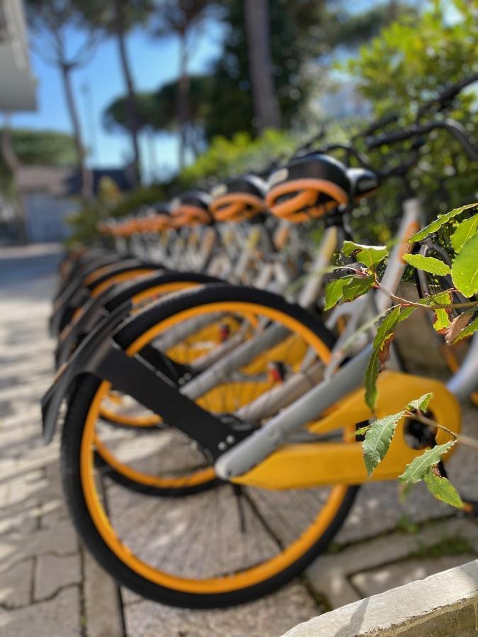 Hotel Chery Milano Marittima Kültér fotó