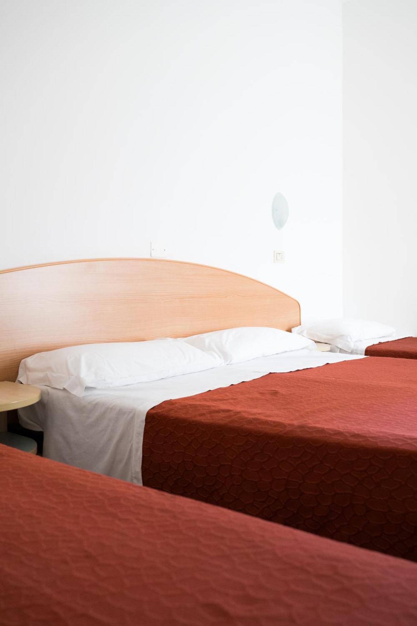 Hotel Chery Milano Marittima Kültér fotó